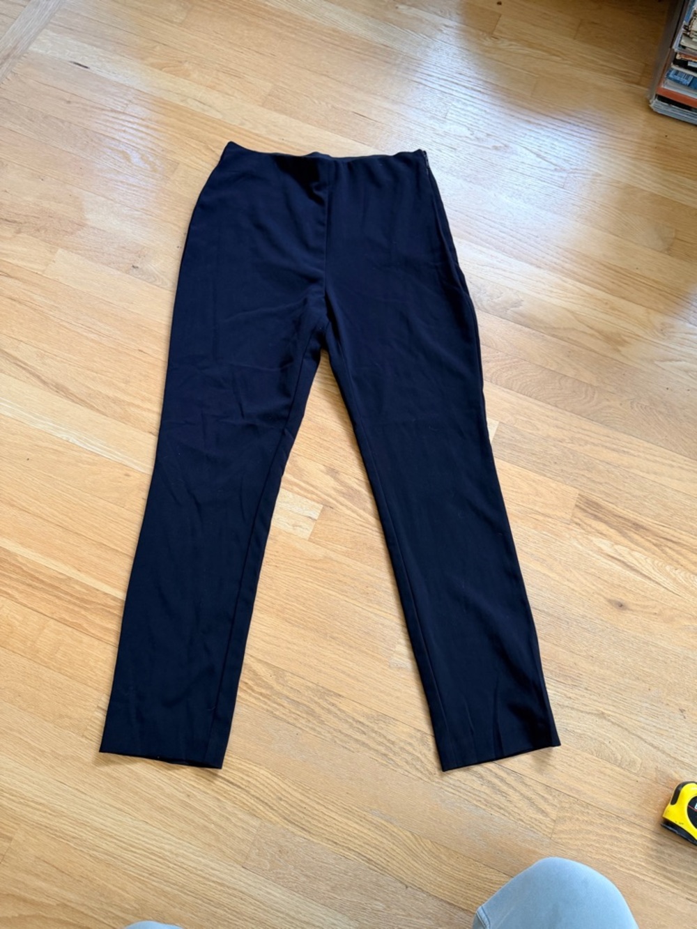 Ladies Size 6 "Nine West" Black Side-Zip Skinny Pants GUC ❤️